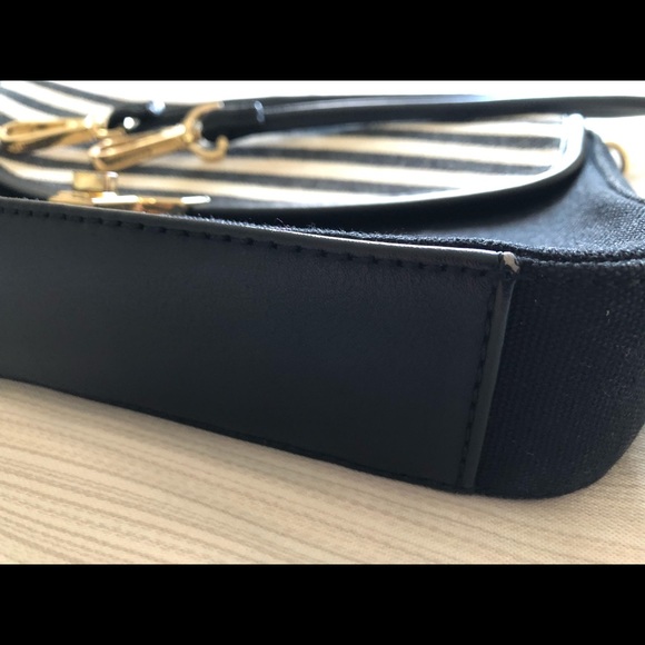 Tommy Hilfiger Striped crossbody bag - Picture 6 of 9